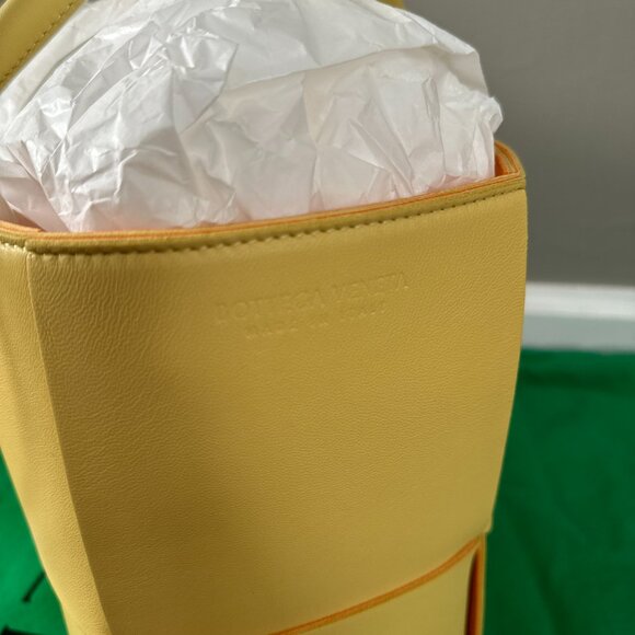 Bottega Veneta Acro Medium Woven Leather Tote - Picture 4 of 12